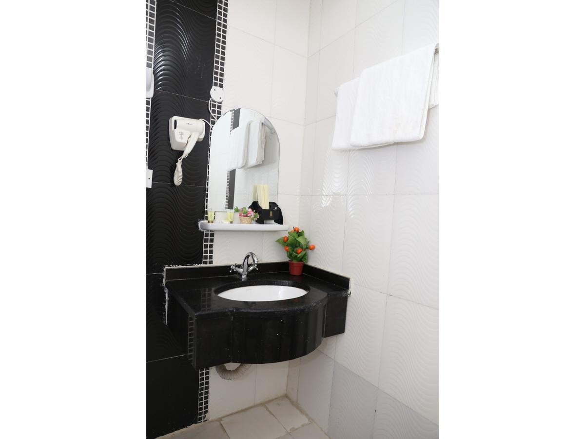 Al Hussam Hotel Apartments Rusayl Luaran gambar